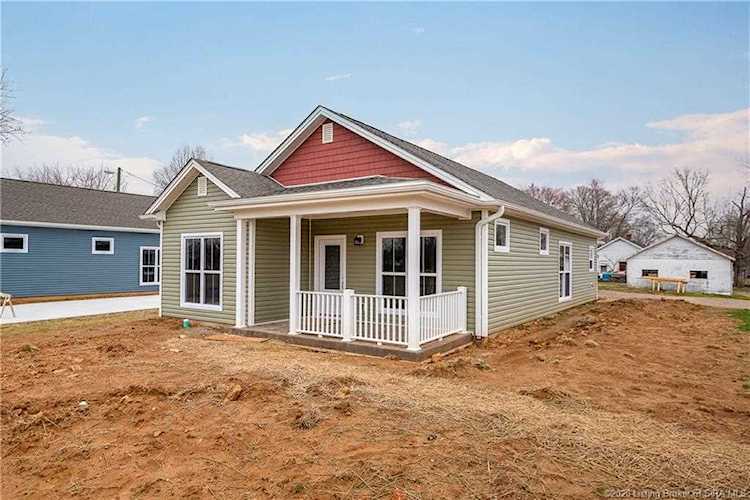 654 Lord St Corydon, IN 47112