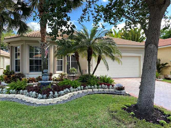 8127 Playa Del Sur Boulevard Lake Worth, FL 33467