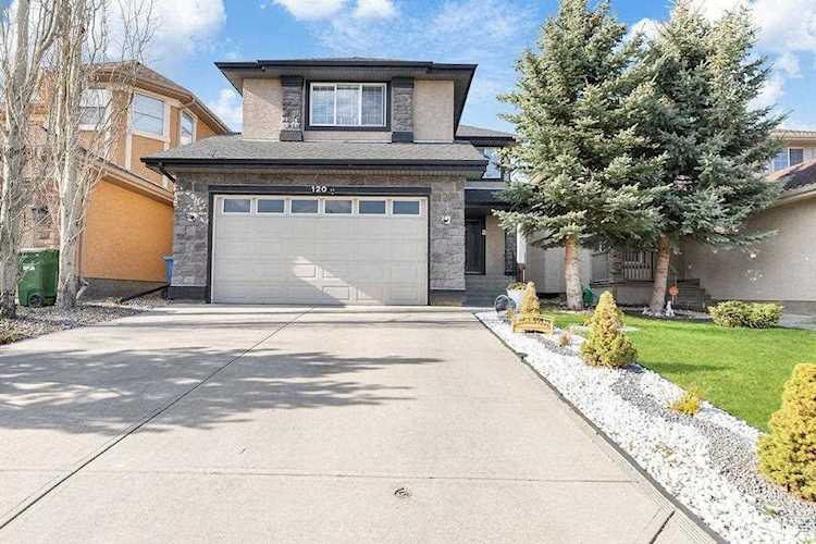 120 Everwillow Green SW Calgary, AB T2Y 4P1