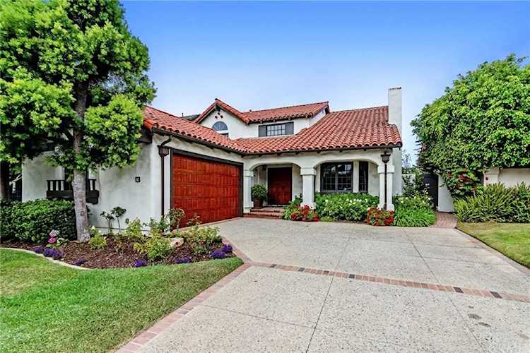 28 Westport Manhattan Beach, CA 90266