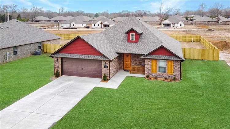 1027 Snow Goose Way Barling, AR 72923