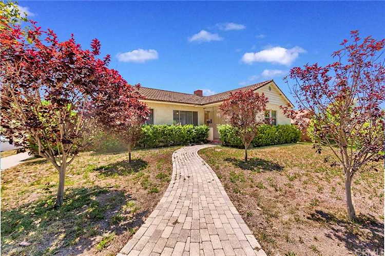 948 Uclan Drive Burbank, CA 91504