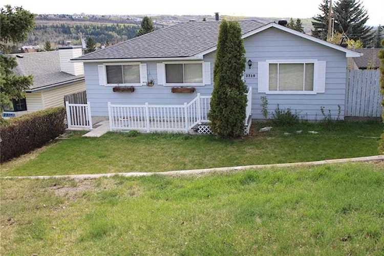 2319 Mackay Road NW Calgary, AB T3B 1E2