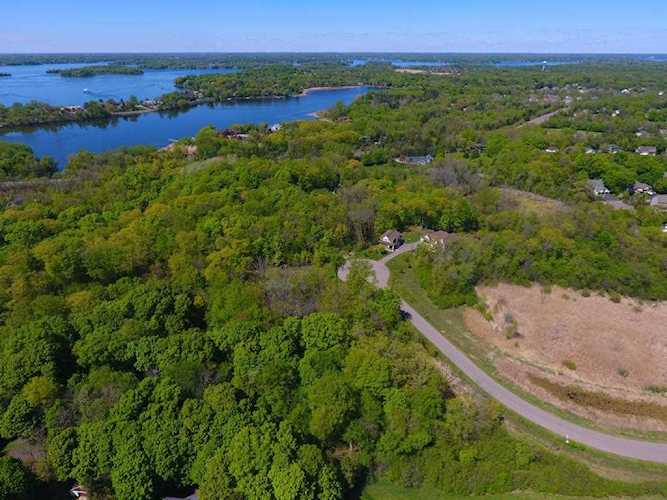 7020 Fox Hollow Drive Victoria, MN 55386