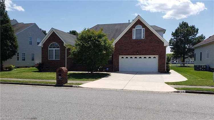 home for sale in Hillpoint Greens Suffolk VA 23434 - MLS 10319765 Photo 1