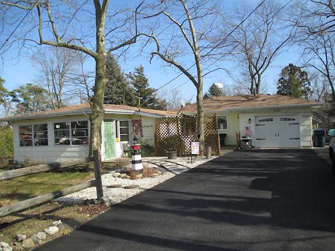 235 Tiller Ave Beachwood, NJ 08722