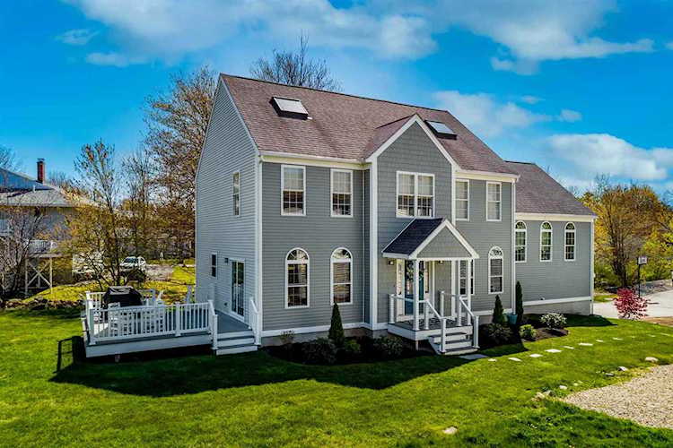 36 Fort Hill Extension Ave York, ME 03902