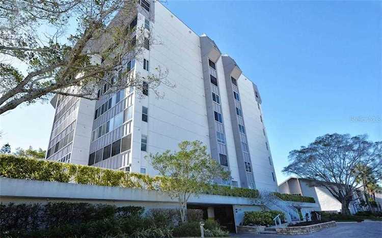 1080 W Peppertree Ln #403A Sarasota, FL 34242