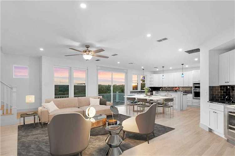 102 Sinclair Dr Spicewood, TX 78669
