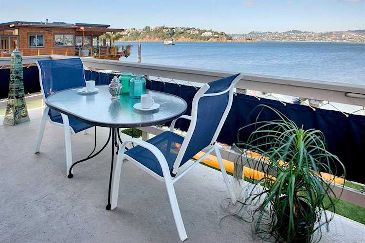 27 S 40 Dock Sausalito, CA 94965