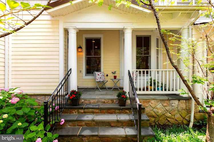 1210 Danville St Arlington, VA 22201