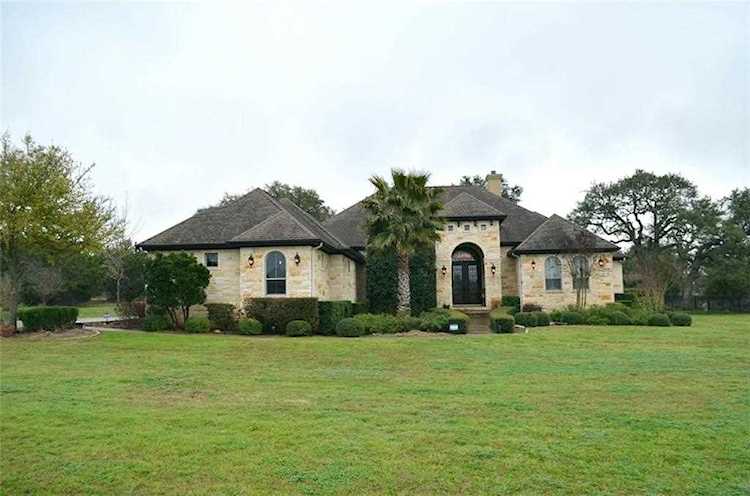 541 Hawthorne Loop Driftwood, TX 78619
