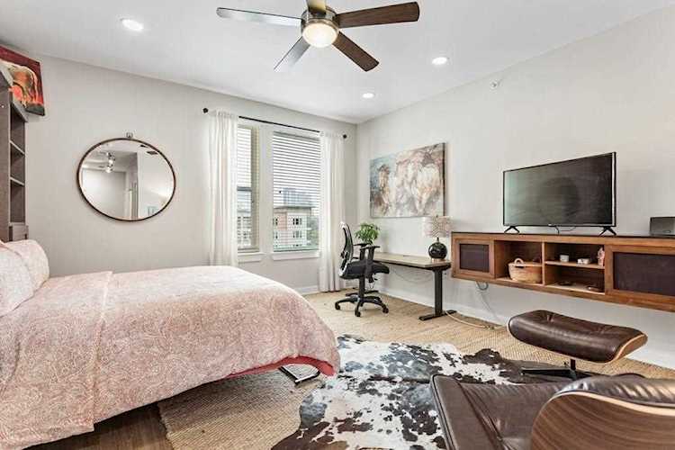 1900 Barton Springs Rd #5013 Austin, TX 78704