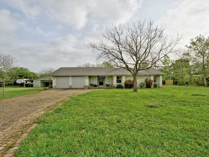 2202 Sparrow Dr Manchaca, TX 78652