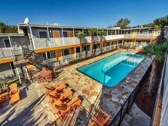 2401 Manor Rd #128 Austin, TX 78722
