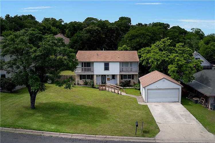 6104 Reicher Dr Austin, TX 78723