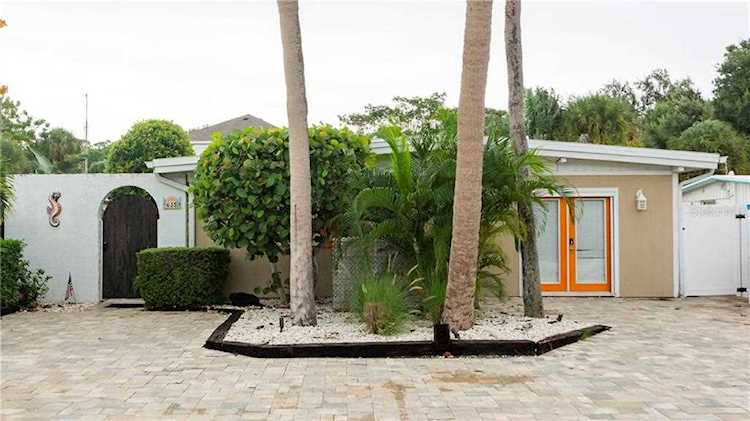 635 Avenida Del Norte Sarasota, FL 34242
