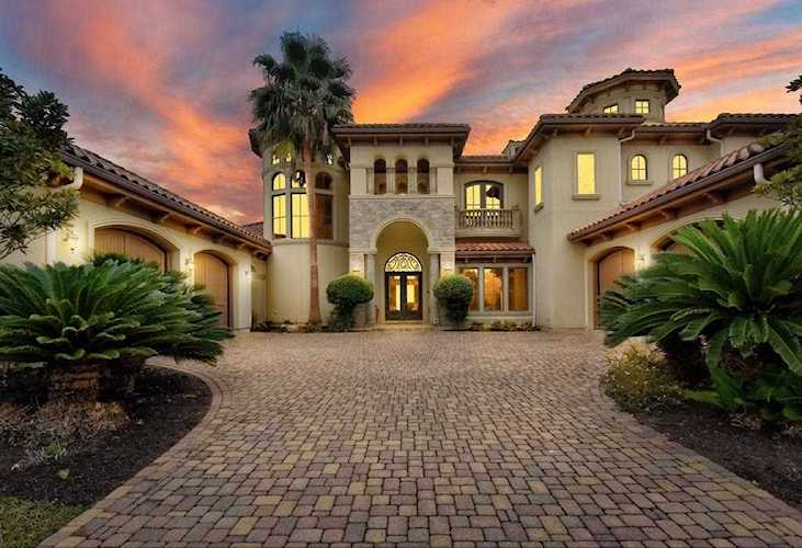 27 Water Front Ave Lakeway, TX 78734