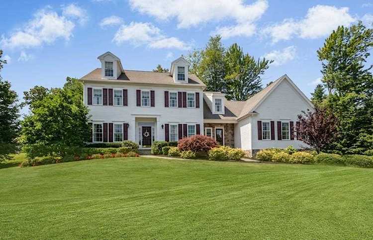 34 Sandy Ridge Road Sterling, MA 01564