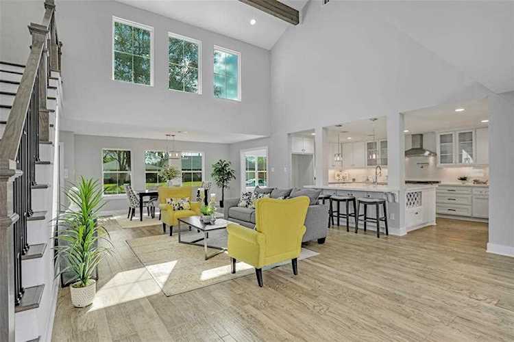 6758 Cindy Ln Houston, TX 77008