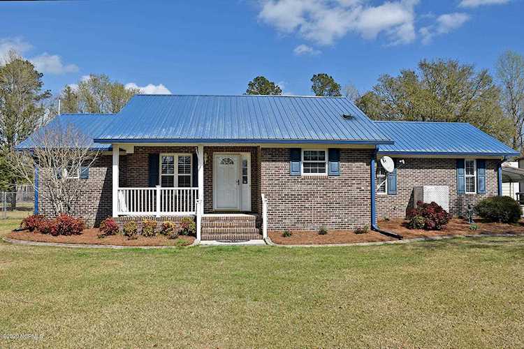 4290 Nc Highway 133 Rocky Point, NC 28457