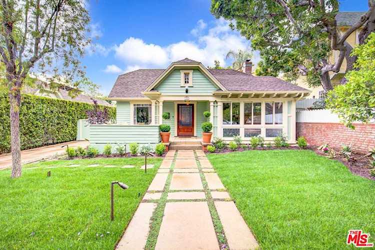 1551 Courtney Avenue Los Angeles, CA 90046