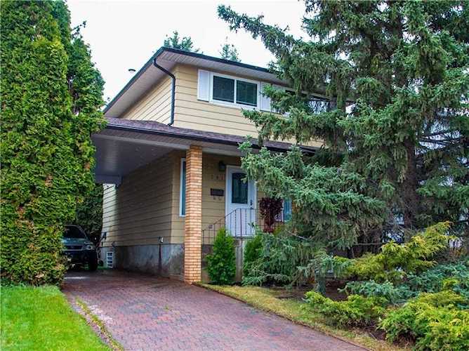 391 Cantrell Drive SW Calgary, AB T2W 2T2