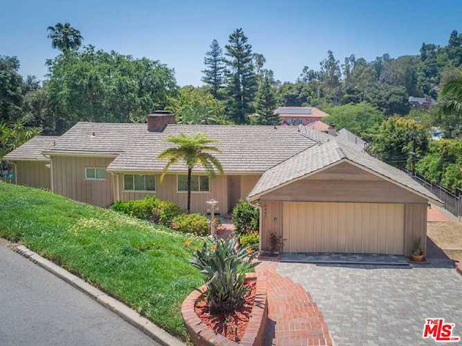 2451 Inverness Avenue Los Angeles, CA 90027