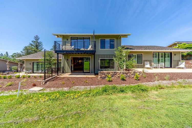 876 Oak Leaf Way Napa, CA 94558