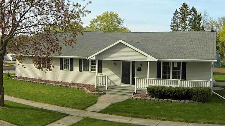 1421 Cook St De Pere, WI 54115