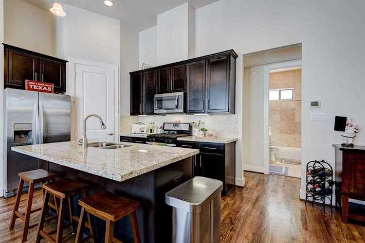 2124 Naomi St Houston, TX 77054