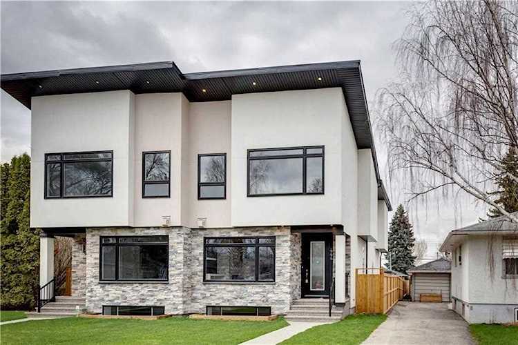 444 35 Avenue NW Calgary, AB T2K 0C1