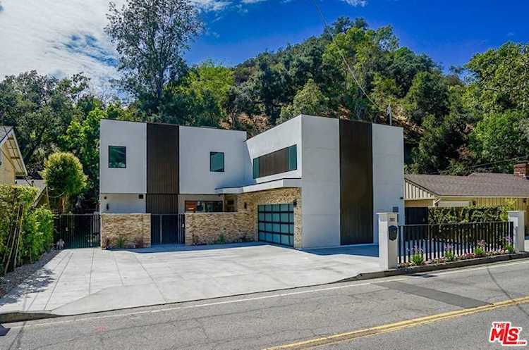 2017 Benedict Canyon Drive Beverly Hills, CA 90210