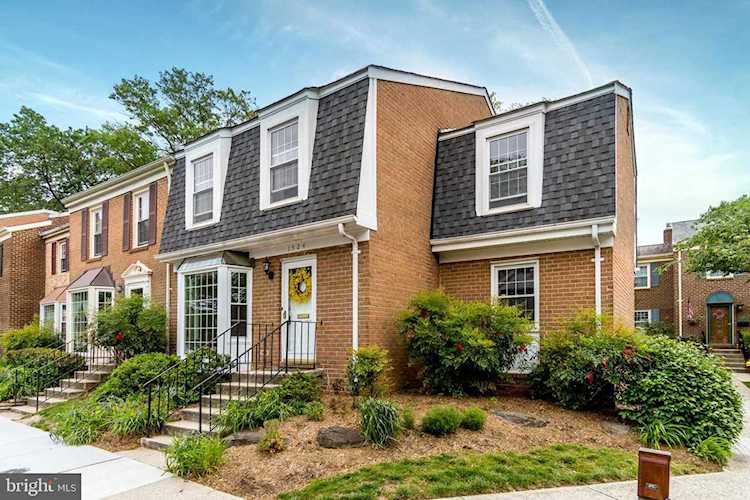 1524 Birdwood Ct Crofton, MD 21114