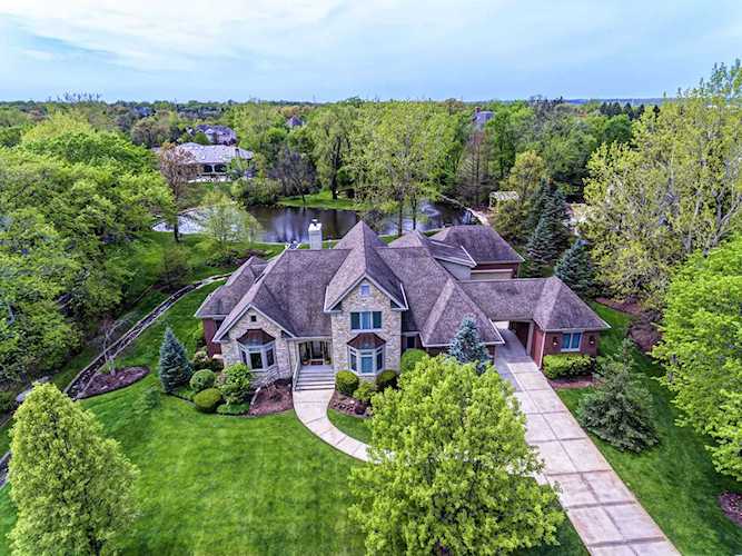 40 Woodview Ln Lemont, IL 60439