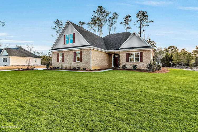 624 Crown Pointe Drive Hampstead, NC 28443