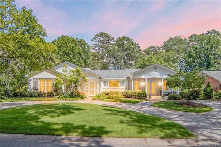 2711 Bucknell Ave Charlotte, NC 28207