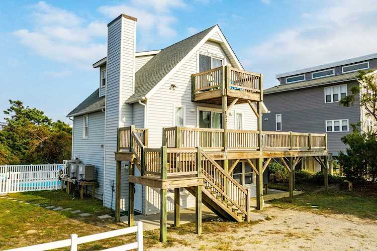 102 Robin Street Emerald Isle, NC 28594