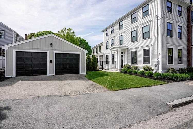 32 Strong Street Newburyport, MA 01950