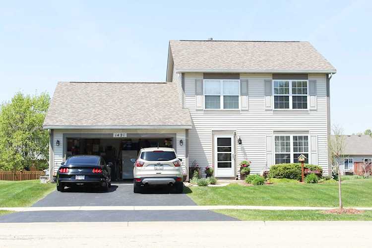 1421 Bluestem Ln Minooka, IL 60447