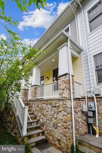 2855 11th St N Arlington, VA 22201