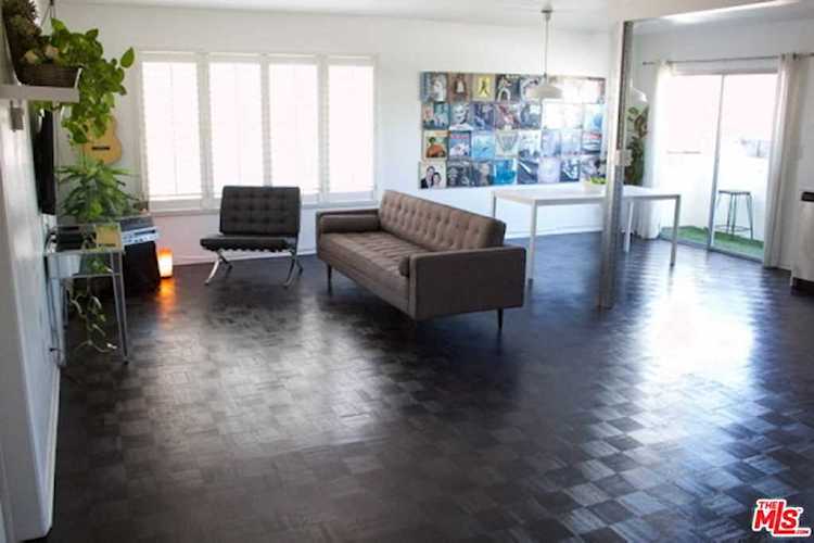 1250 N Kings Road #504 West Hollywood, CA 90069