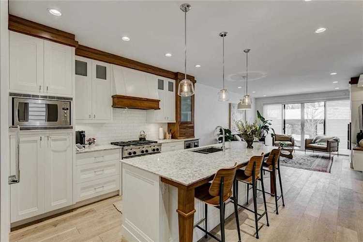 2915 6 Avenue NW Calgary, AB T2N 0Y5