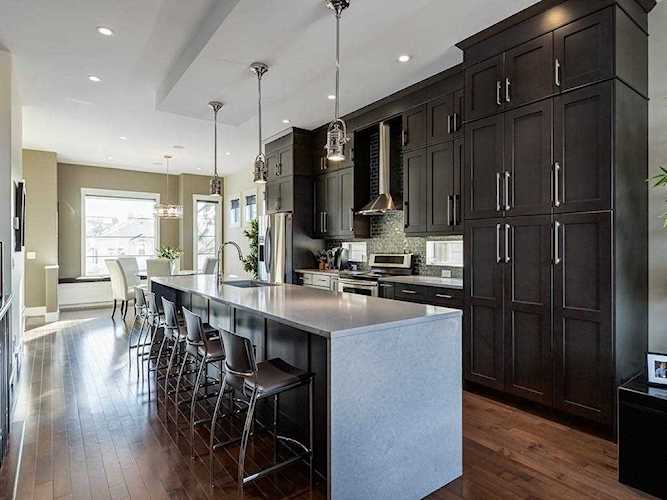 503 8 Street NE Calgary, AB T2E 4H1