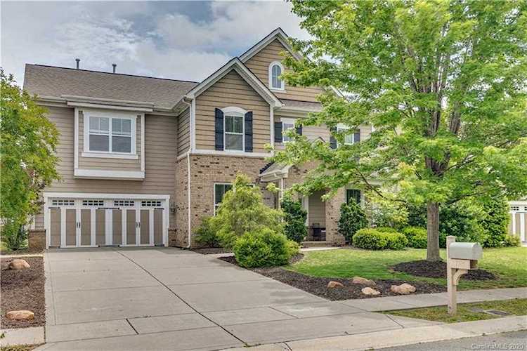 2305 Riverbank Rd Waxhaw, NC 28173