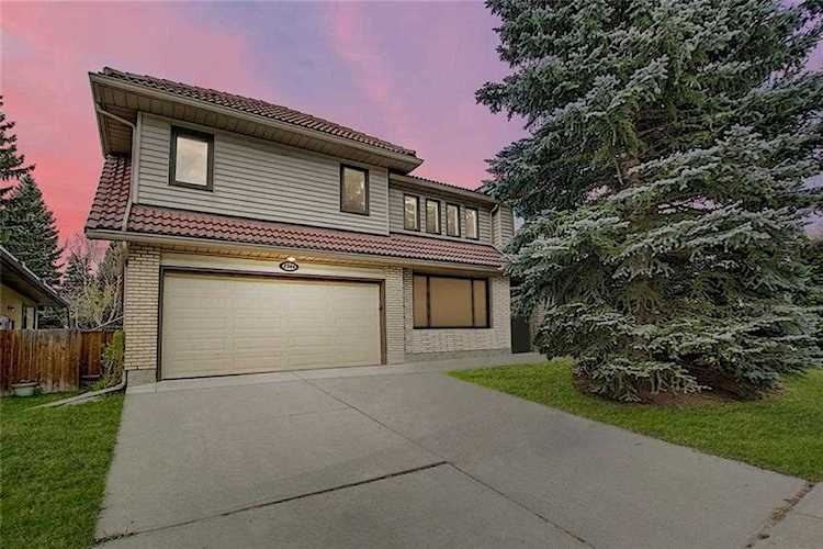 2344 Uxbridge Drive NW Calgary, AB T2N 3Z6