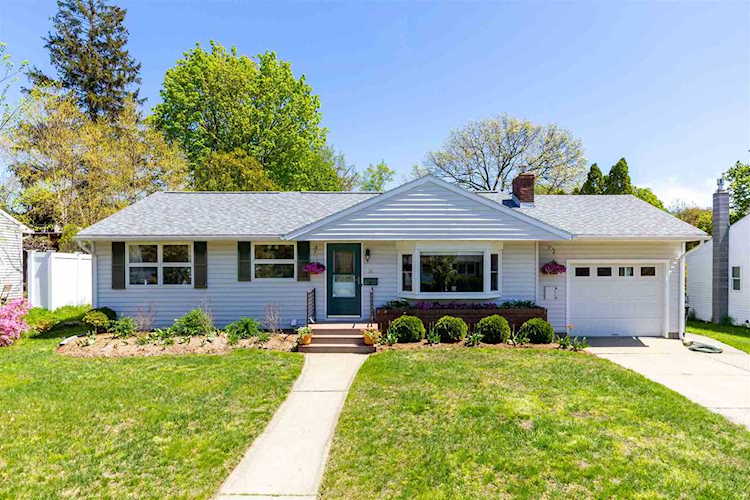 32 Vine St Burlington, VT 05408