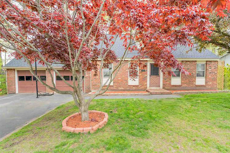 68 Robinhood Rd Nashua, NH 03062