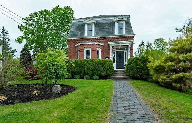 28 Maple Avenue Andover, MA 01810