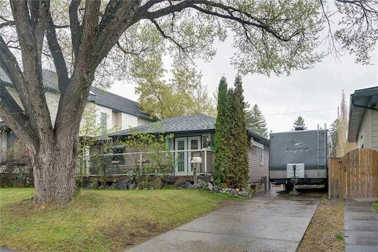 618 55 Avenue SW Calgary, AB T2V 0G1